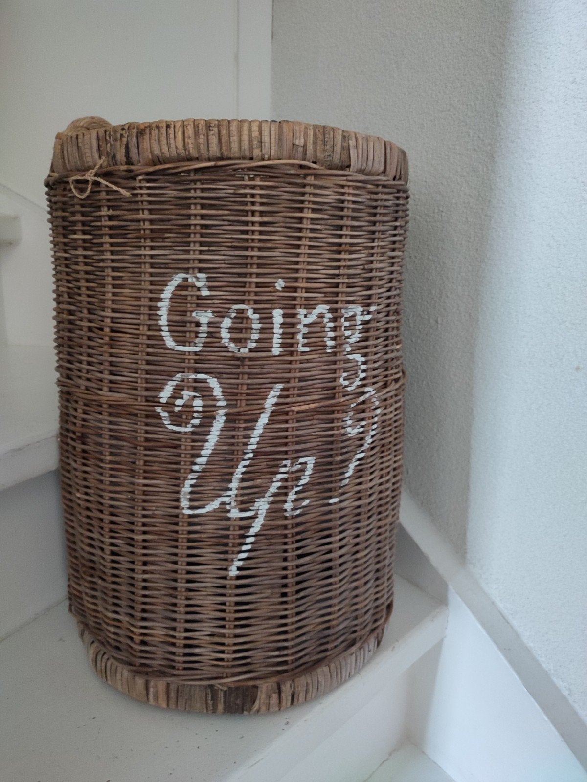 Rieten trapbak met tekst "Going Up" van Rivièra Maison., Huis en Inrichting, Woonaccessoires | Schalen en Manden, Ophalen