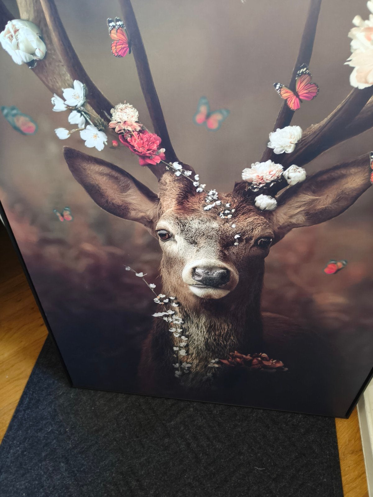 Schilderij Hert met Bloemen en Vlinders, Ophalen, Doek, Realistisch, Dieren
