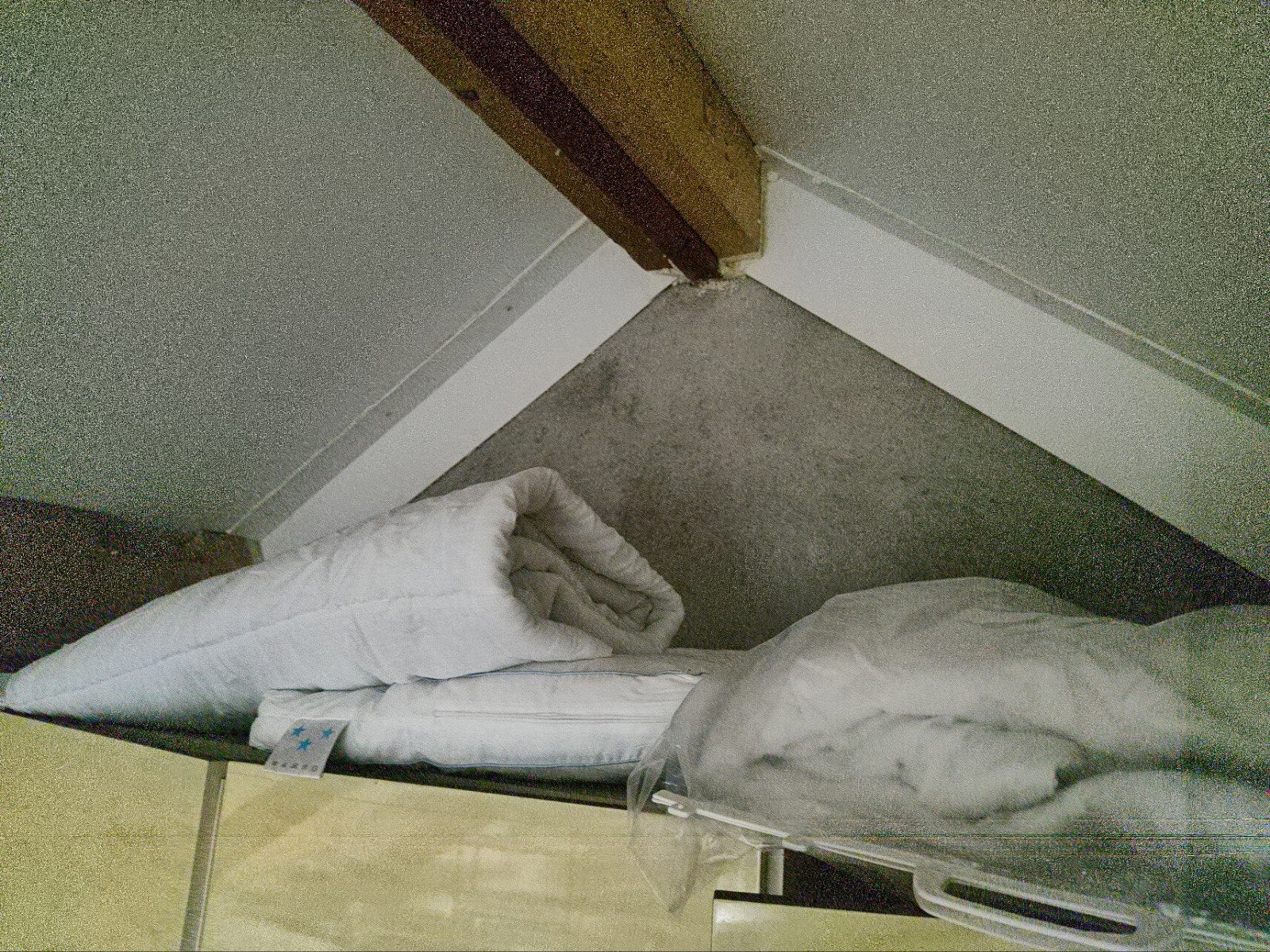 Diverse dekbedden en kussens, Huis en Inrichting, Ophalen, Gebruikt, Wit, Deken of Dekbed
