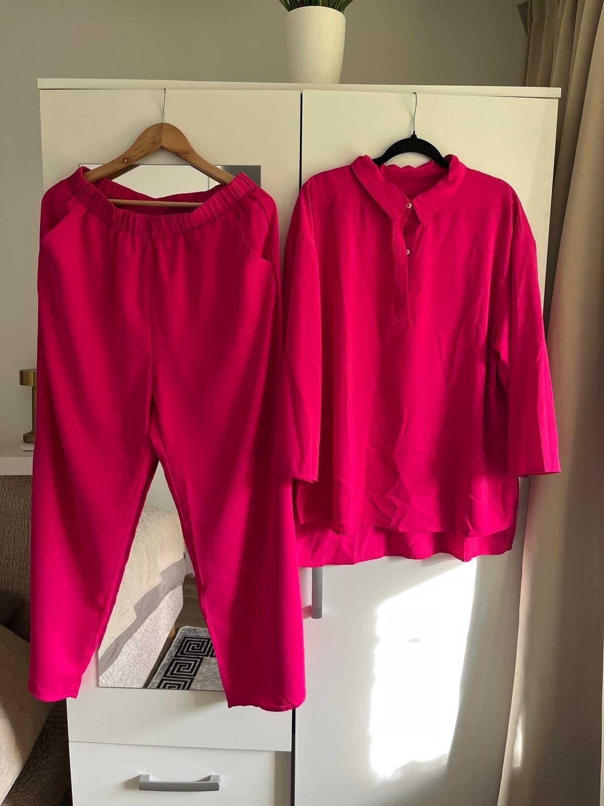 Zomer pak roze maat XL, Ophalen of Verzenden, Zo goed als nieuw, Maat 42/44 (L), Roze