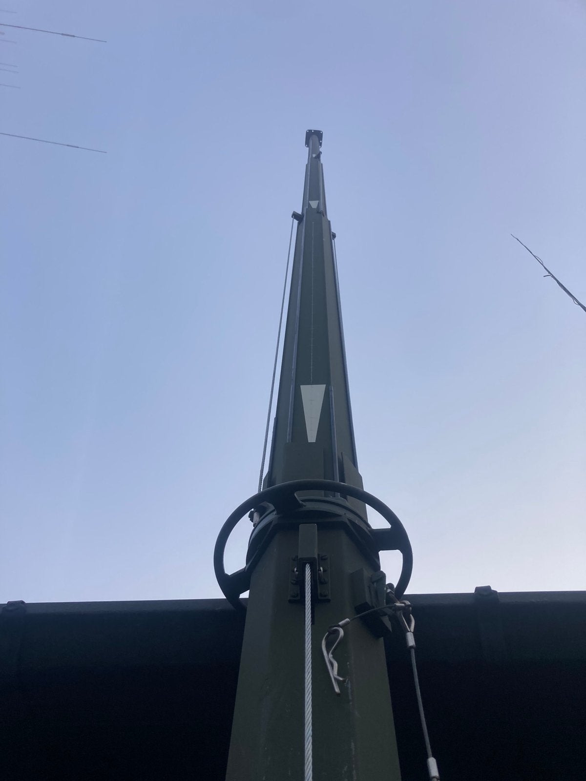 Legermast 9.5m, Telecommunicatie, Ophalen, Zo goed als nieuw, Antenne