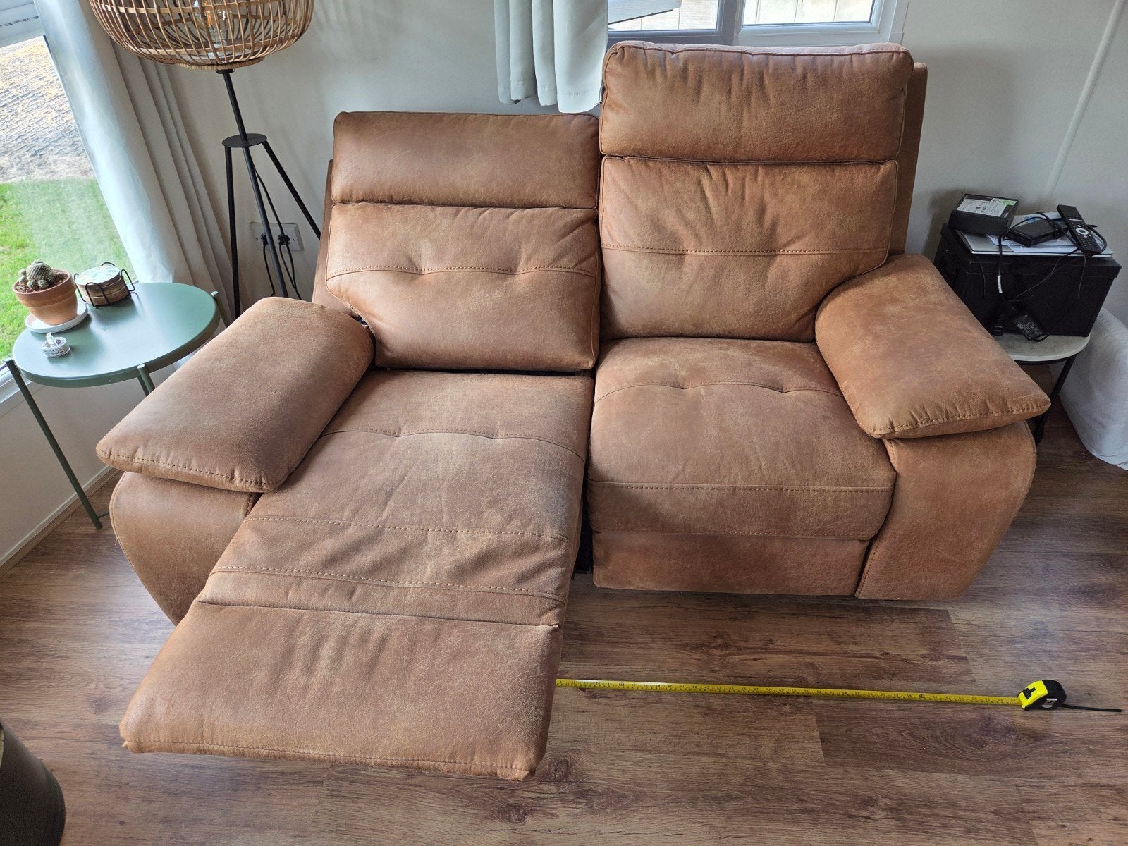 Comfortabele cognackleurige  tweezitsbank met relaxfunctie, Ophalen, Gebruikt, 150 tot 200 cm, Tweepersoons