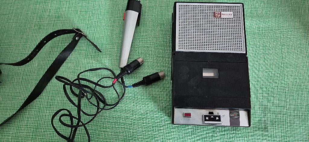 vintage draagbare  Philps cassetterecorder, Audio, Tv en Foto, Cassettedecks, Ophalen, Philips