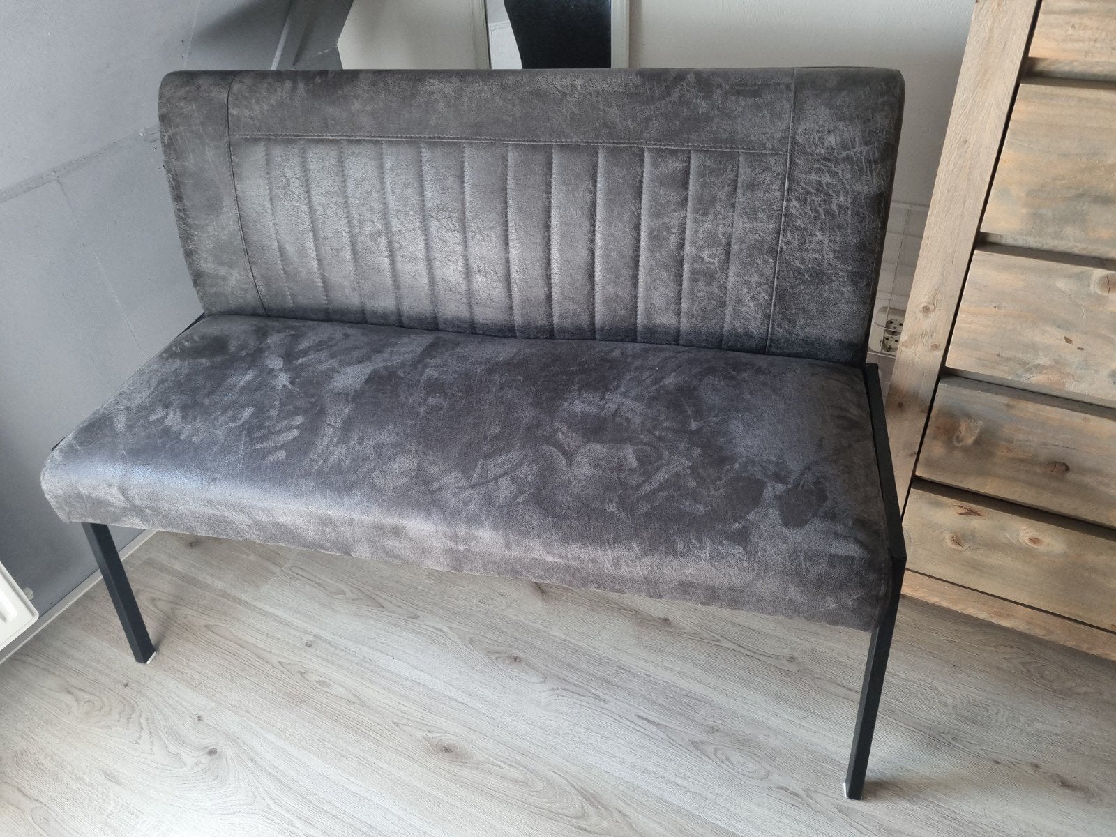 Mooi bankje in nette staat - 130 cm breed, Ophalen of Verzenden, Zo goed als nieuw, Tweepersoons, Minder dan 150 cm