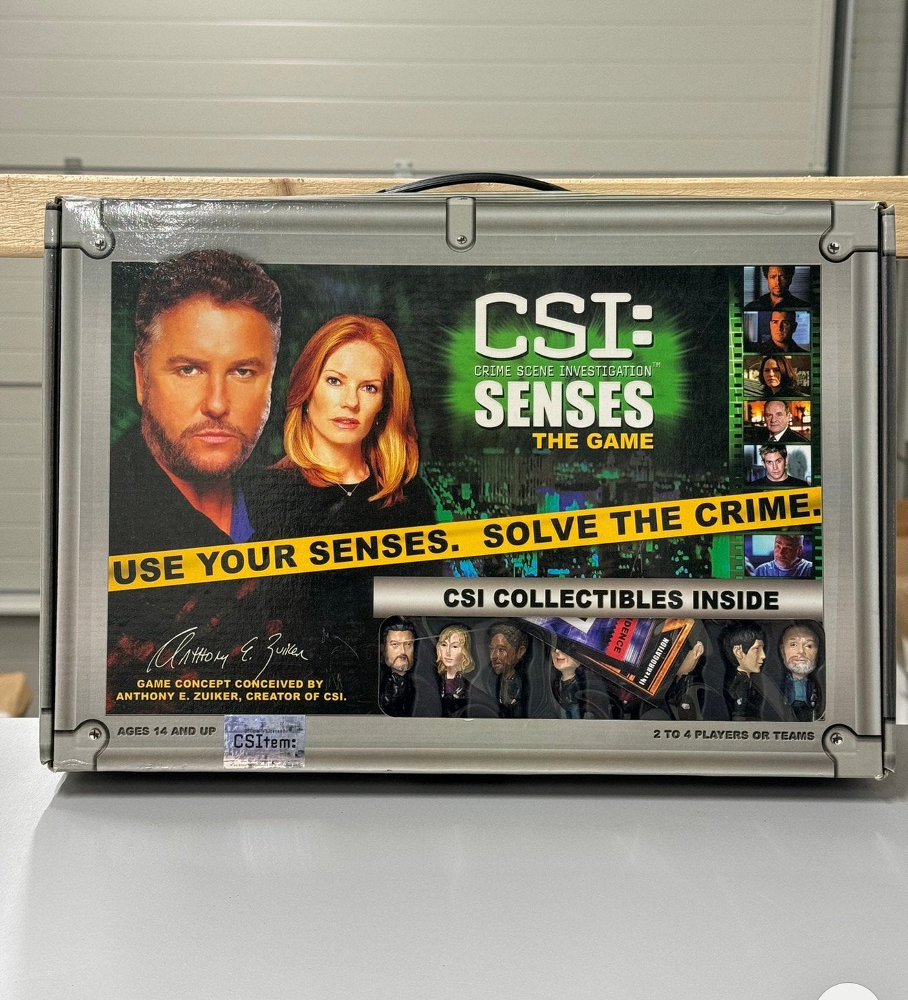CSI Senses - The game bordspel Crime scene spel + poppetjes, Nieuw, Ophalen of Verzenden, H, H
