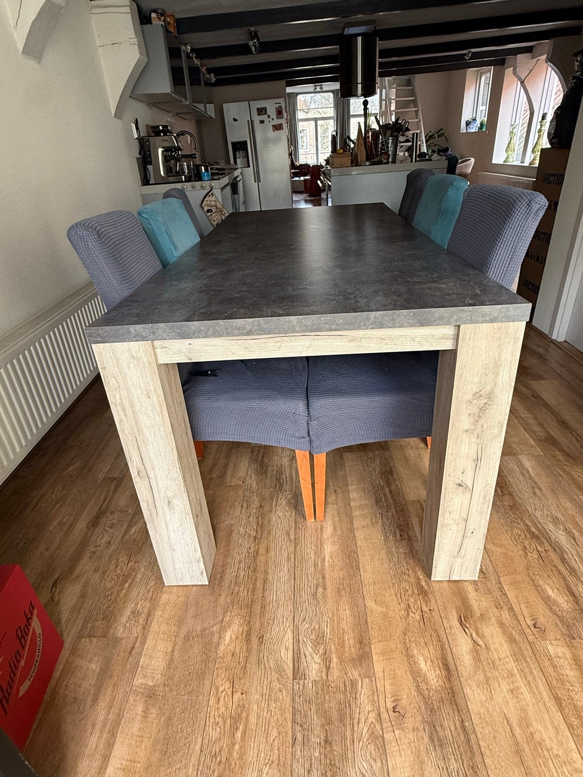 Eettafel met 6 stoelen en bijpassende kast, Ophalen, 50 tot 100 cm, Zo goed als nieuw, Vijf personen of meer