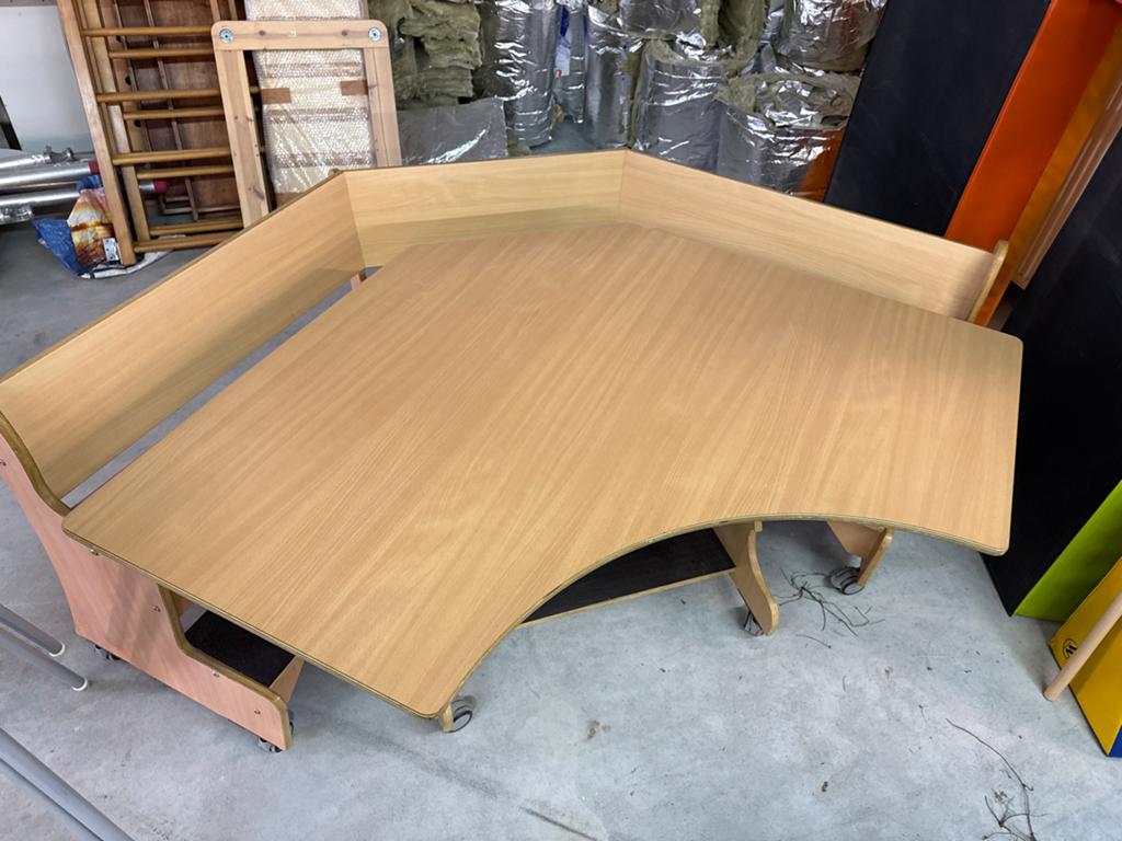 Kinderopvang Tafel met Bank - Stevig en Veilig, Kinderen en Baby's, Kinderkamer | Tafels en Stoelen, Ophalen, Gebruikt, Tafel(s) en Stoel(en)