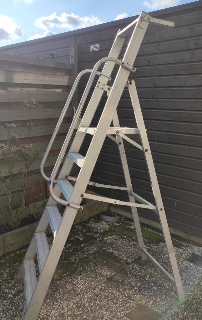 Platform trap, Doe-het-zelf en Verbouw, Ladders en Trappen, Ophalen, Gebruikt, Trap, Minder dan 2 meter