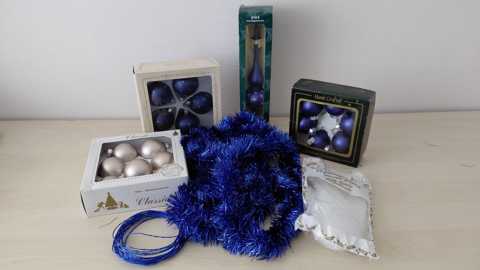 Glazen, blauw met zilver,  kerstballen., Diversen, Ophalen of Verzenden, Zo goed als nieuw