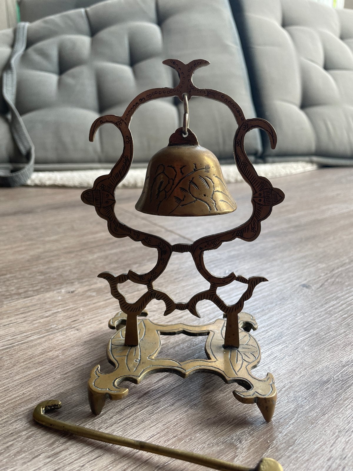 Antieke bronzen bel met standaard - Oosterse decoratie, Ophalen of Verzenden