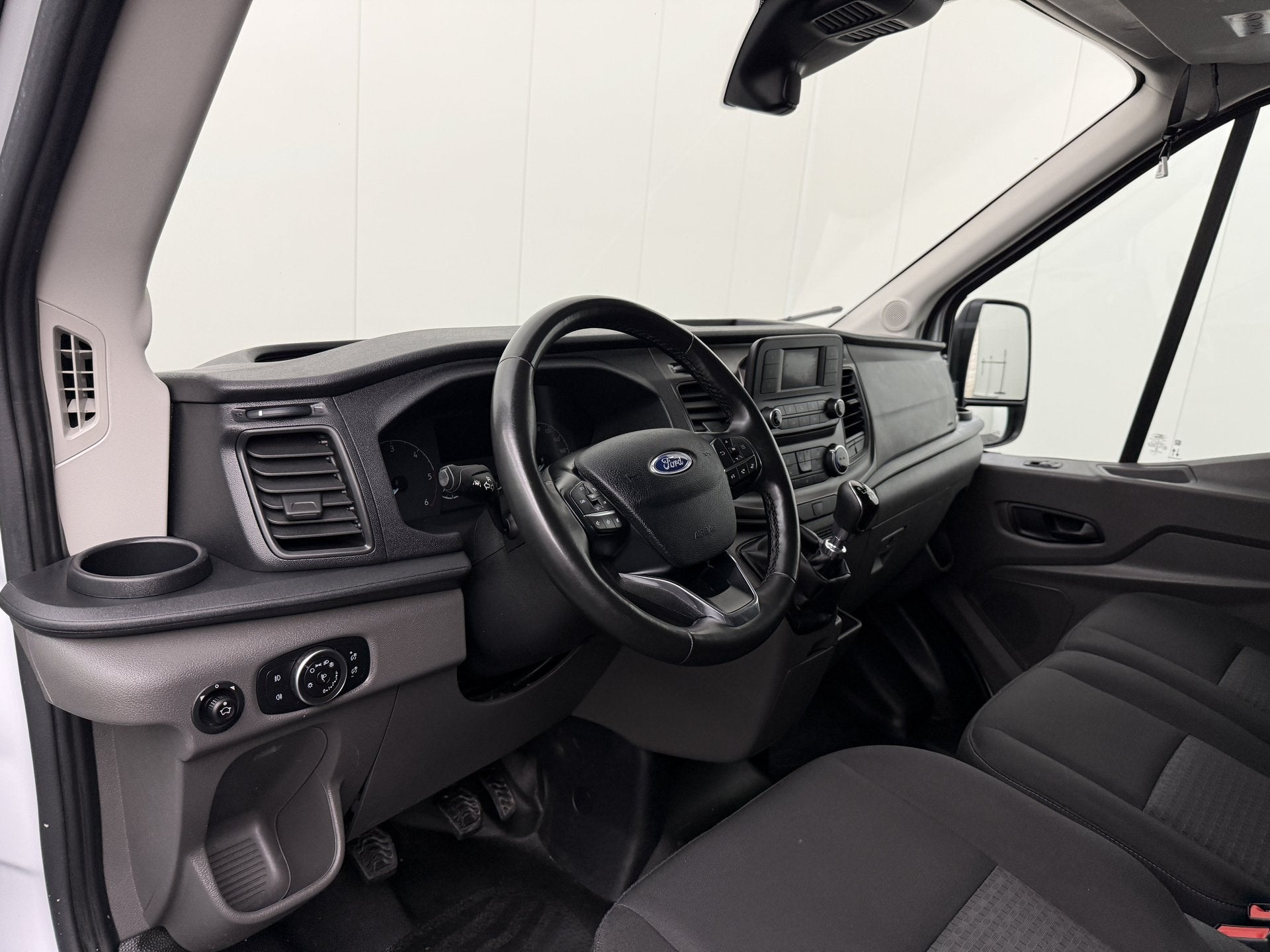 Ford Transit 2.0TDCi 130PK L3H3 | Airco | Cruise | Camera |, Voorwielaandrijving, Gebruikt, Euro 6, 4 cilinders