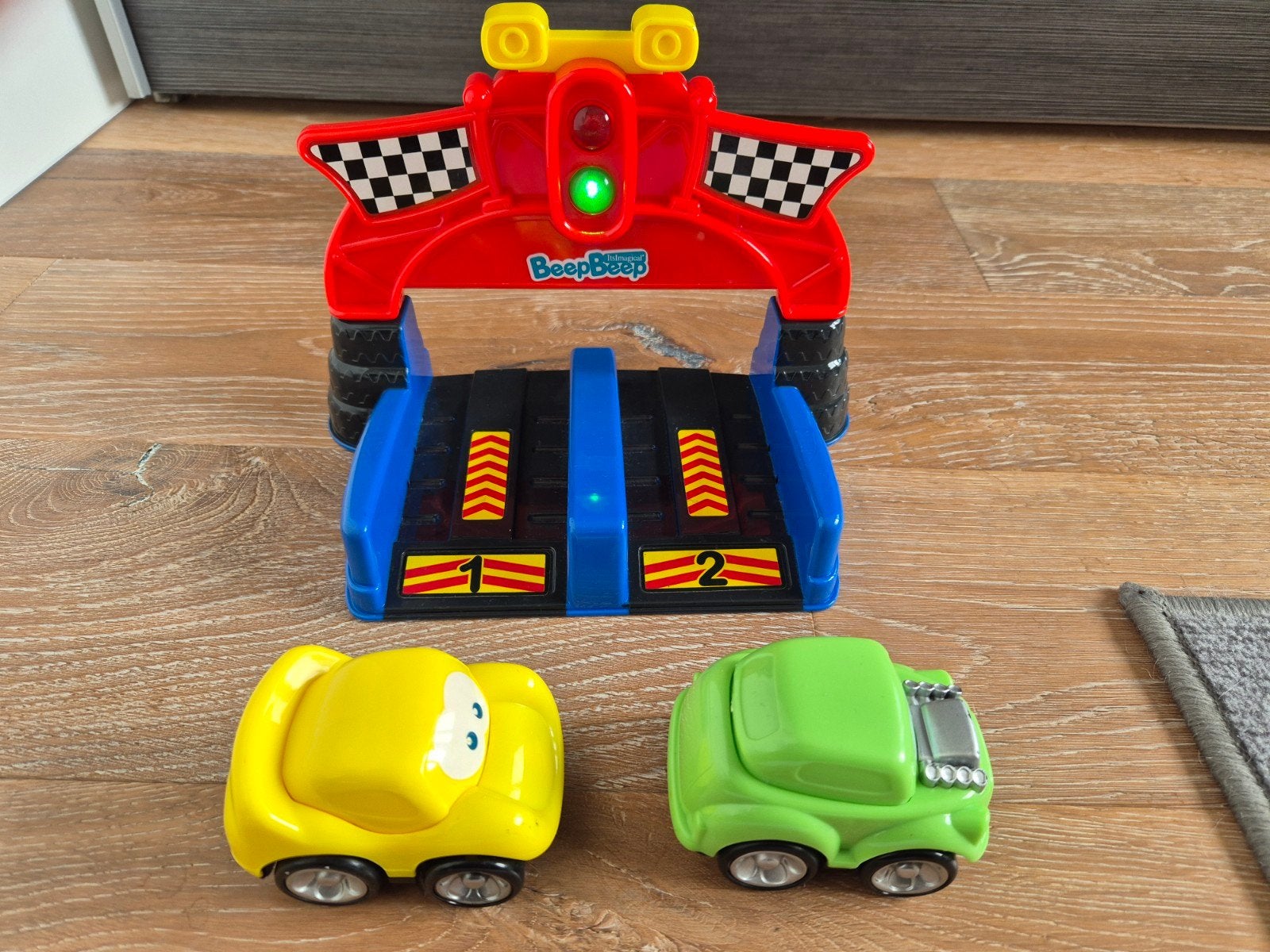 Racebaan met licht en geluid - BeepBeep, Kinderen en Baby's, Overige merken, Ophalen of Verzenden, Elektrisch, Racebaan