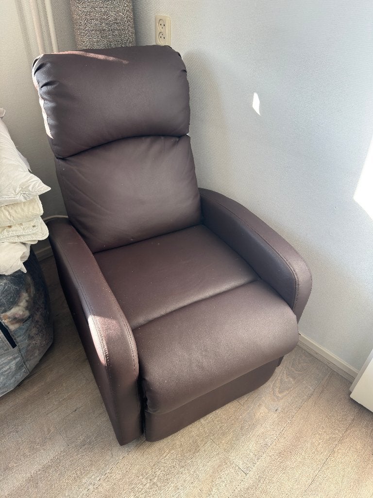 relaxfauteuil | chill, ontspan stoel | comfy chair, Huis en Inrichting, Stoelen, Ophalen, Bruin, Leer, Zo goed als nieuw