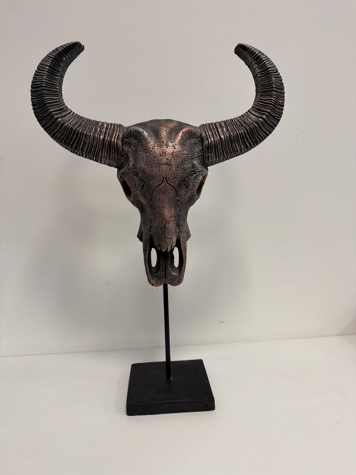 Decoratieve Buffelschedel op Standaard - Bronskleurig, Kunststof, Ophalen of Verzenden, Zo goed als nieuw, Bruin