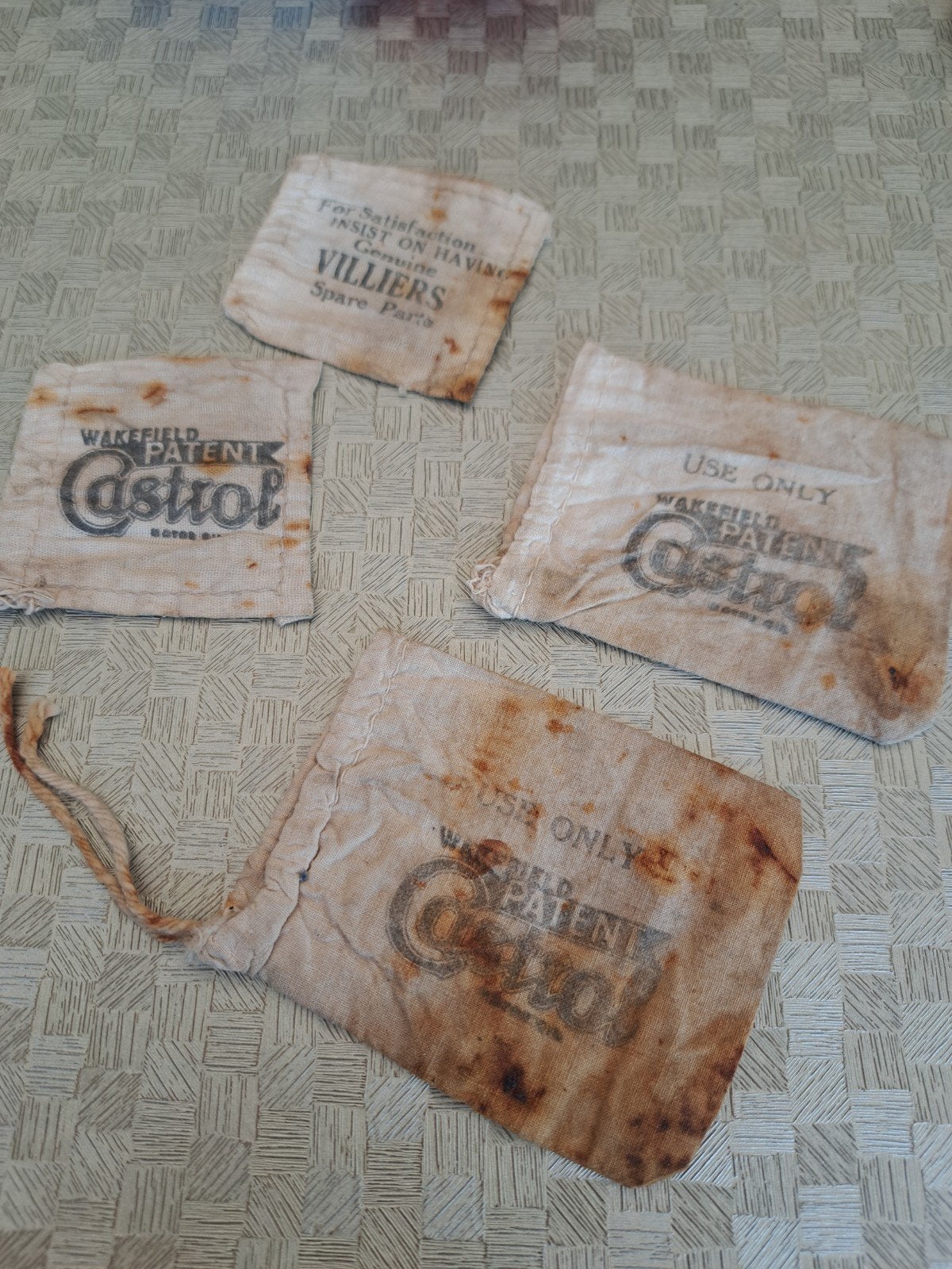 "CASTROL" onderd. zakjes ' 50 er jaren, Ophalen of Verzenden, Gebruikt