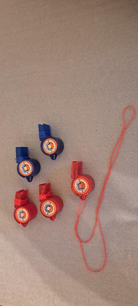 Set van 5 fluitjes.
Leuk voor verzamelaars of voor kinderen, Ophalen of Verzenden, Zo goed als nieuw