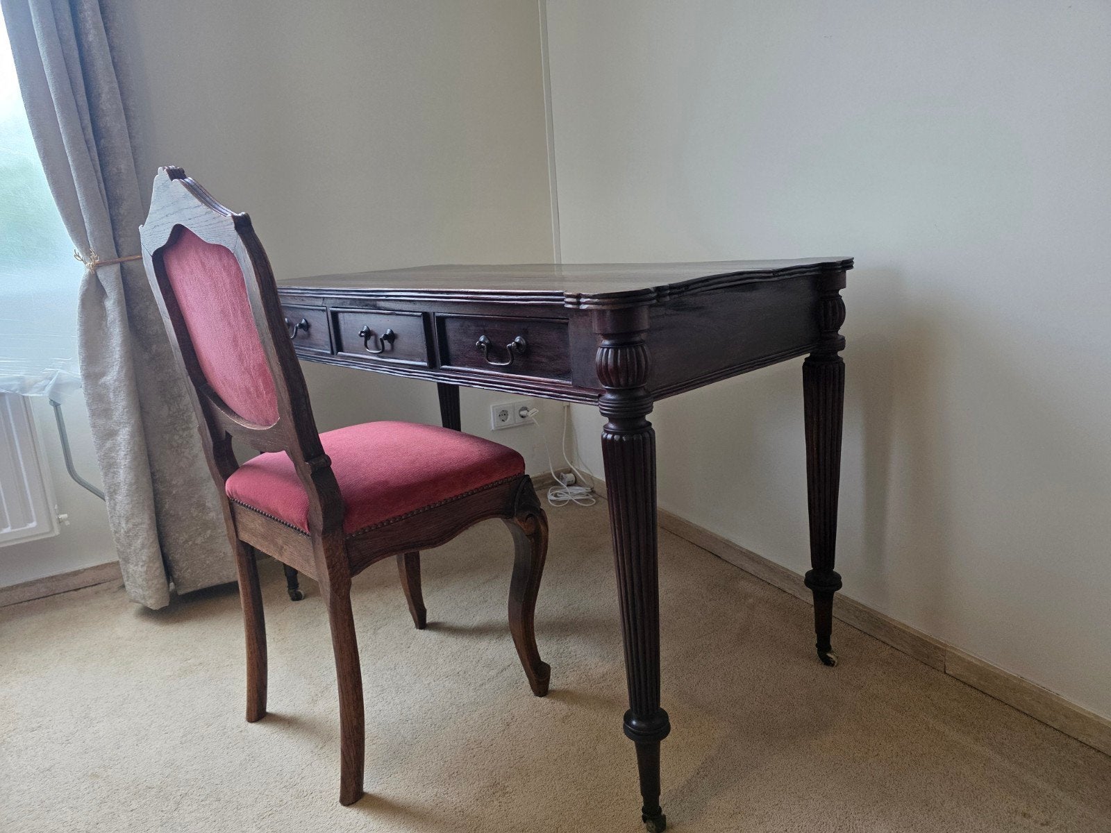 Mooi antiek bureau met stoel, Ophalen of Verzenden