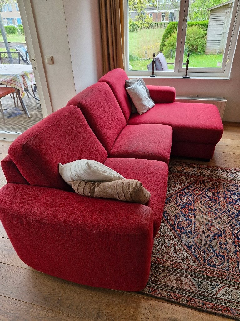 2 a 3  persoonsbank rood stof GRATIS, Huis en Inrichting, Banken | Bankstellen, Gebruikt, Vierpersoons of meer, Minder dan 150 cm