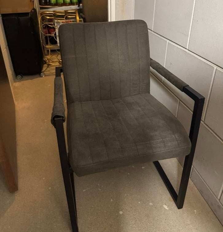 4 Comfortabele grijze stoelen met metalen frame, Huis en Inrichting, Ophalen, Gebruikt, Eén, Stof