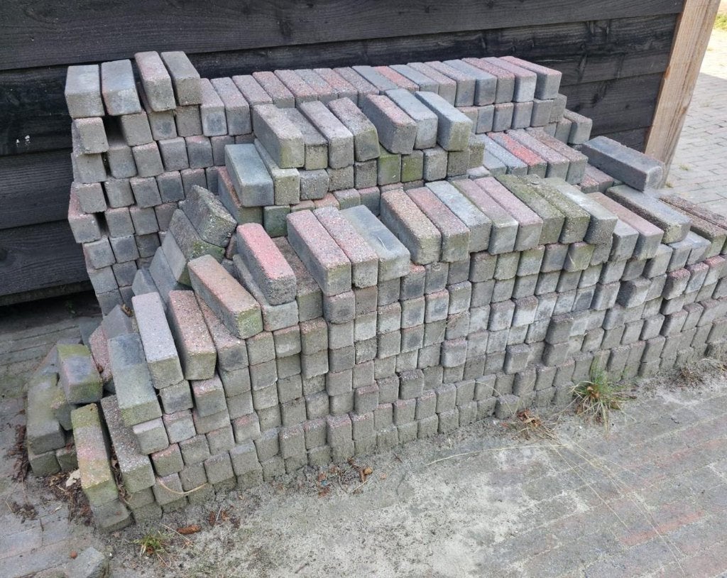 Gratis 7-8 m2 betonklinkers (stenen) ophalen in Wolvega, Tuin en Terras, Tegels en Klinkers, Ophalen, Gebruikt, Klinkers, 5 tot 10 m²
