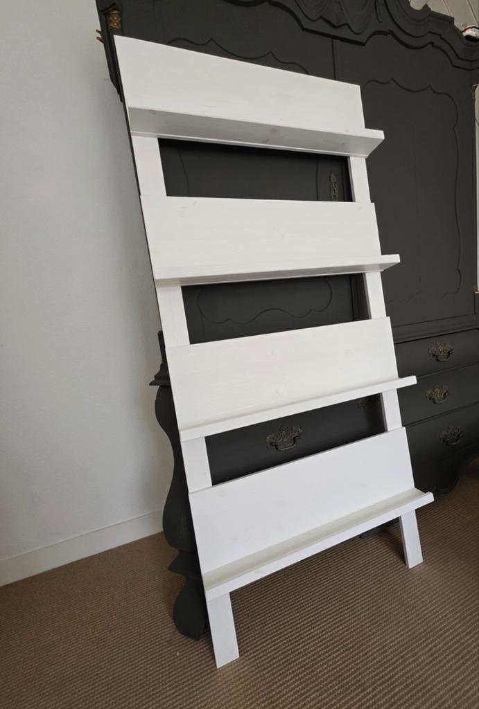 MaximaVida tijdschriftenrek  Jamie. 178x80 cm. Wit gebeitst., Met plank(en), Zo goed als nieuw, Minder dan 25 cm, 150 tot 200 cm