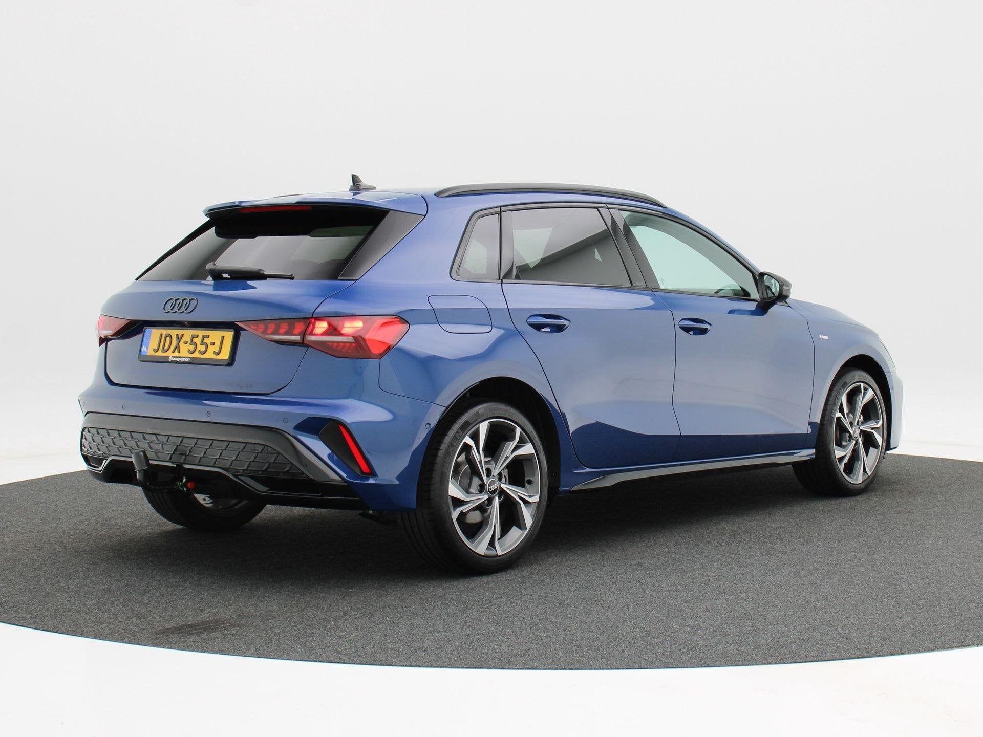 Audi A3 Sportback 40 TFSI e 204 Pk Automaat S-Line | LED | C, 4 cilinders, Leder en Stof, 26 kWh, Plug-in hybride