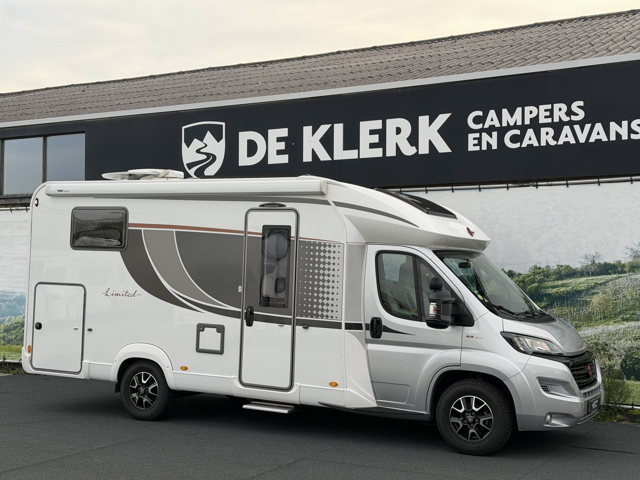 Bürstner Lyseo T690G Limited / Gratis Stalling (bj 2020), Caravans en Kamperen, Hordeur, Tot en met 2, 6 tot 7 meter, Bedrijf