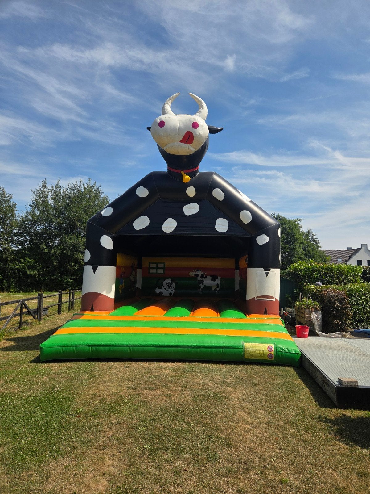 Springkussen Koe 6m x 5m, Ophalen, Zo goed als nieuw