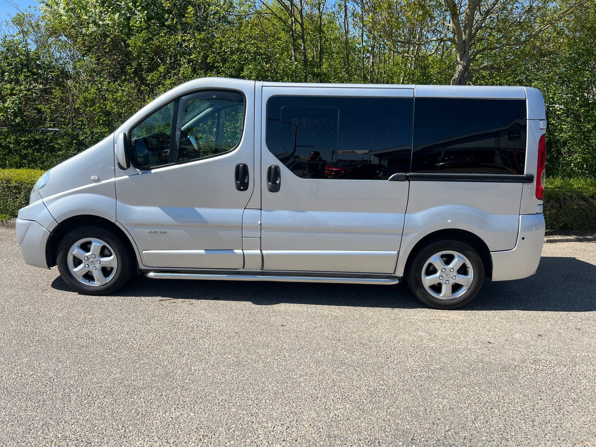 Renault Trafic 2.0 dCi T29 L1H1 I Rolstoel aangepaste bus I, Auto's, Stof, 4 cilinders, Met garantie (alle), 2100 kg