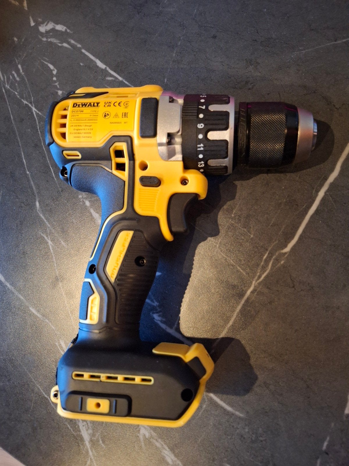 DeWalt DCD796 Boor-/Schroefmachine - Zo goed als nieuw, Ophalen, 600 watt of meer, Variabele snelheid, Zo goed als nieuw