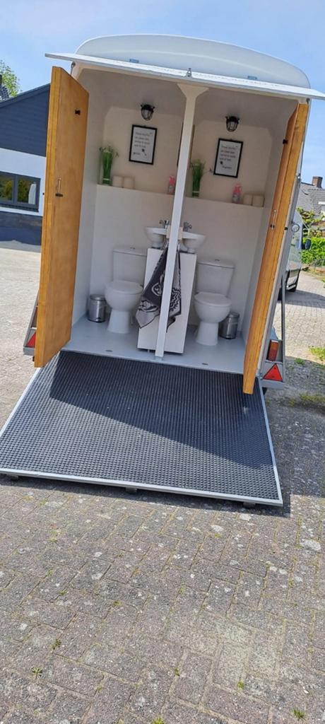 Toiletwagen verhuur, Ophalen of Verzenden