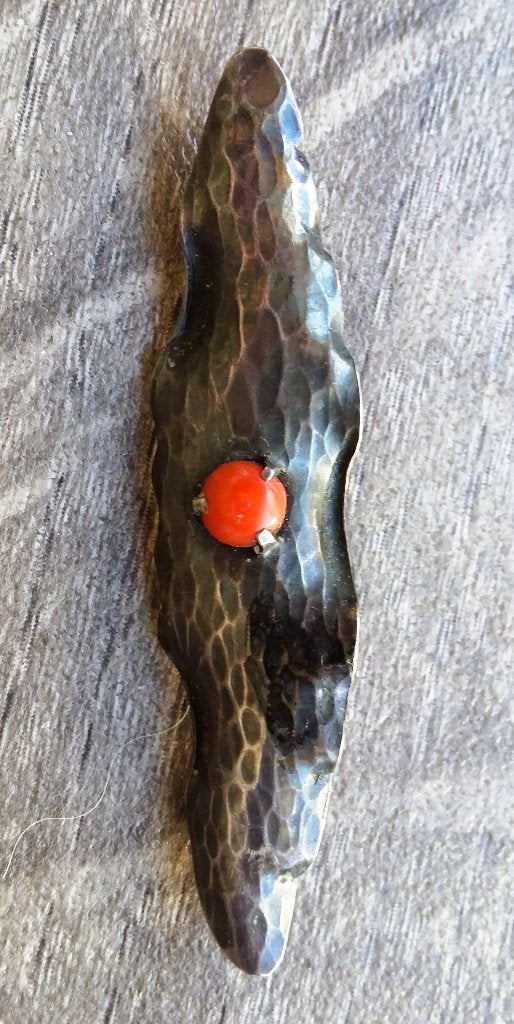 Omstreeks 1930 Zilveren Broche met Koraal Amsterdamse School, Ophalen of Verzenden, Zilver