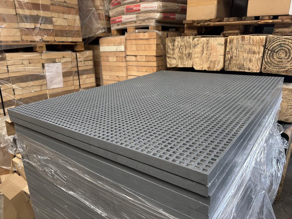 Kunststof looprooster 30 mm dik mini mesh met antisliplaag