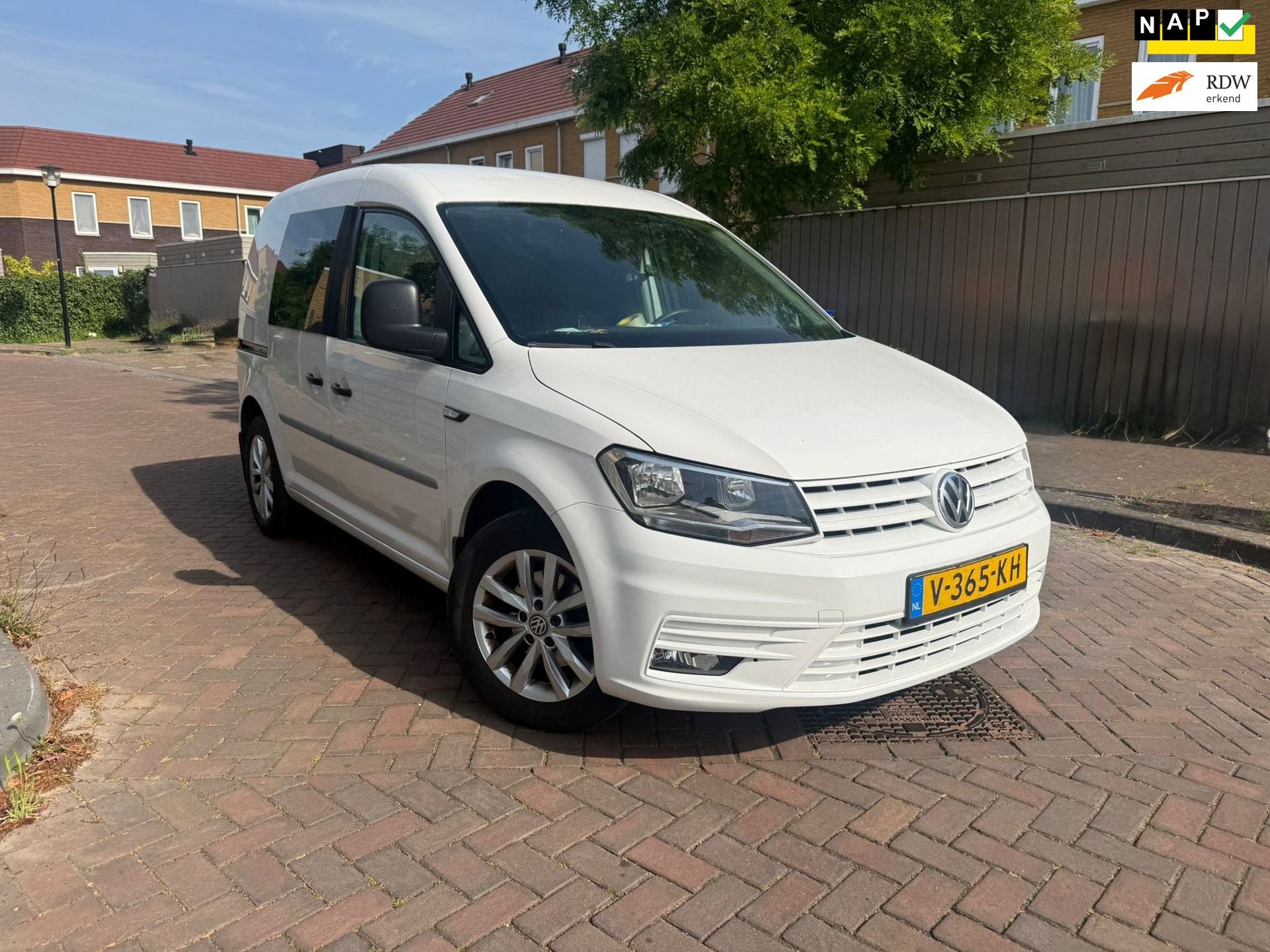 Volkswagen Caddy 2.0 TDI L1H1 BMT Trendline, Stof, Gebruikt, 4 cilinders, Volkswagen