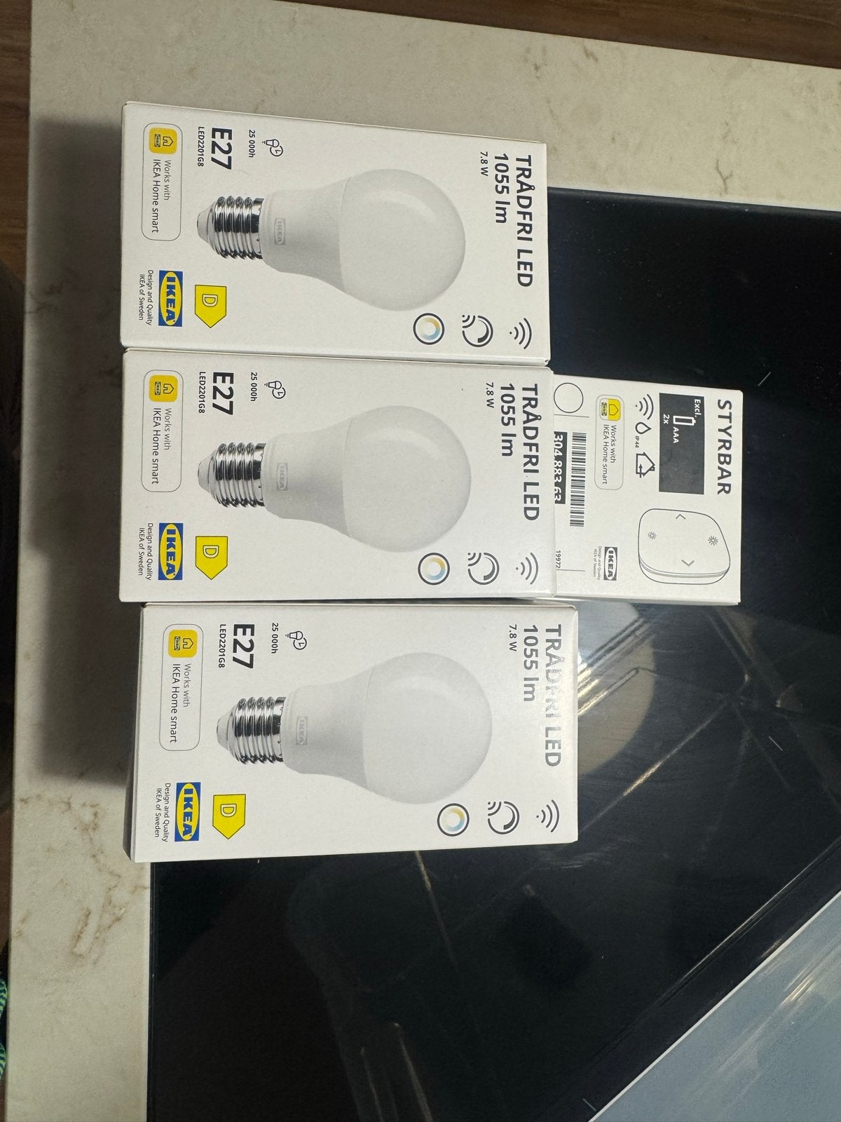 IKEA TRÅDFRI LED E27 Smart Lampen (3 stuks) + Afstandsbedien, Ophalen, Led-lamp, Instelbaar wit, 60 watt of meer