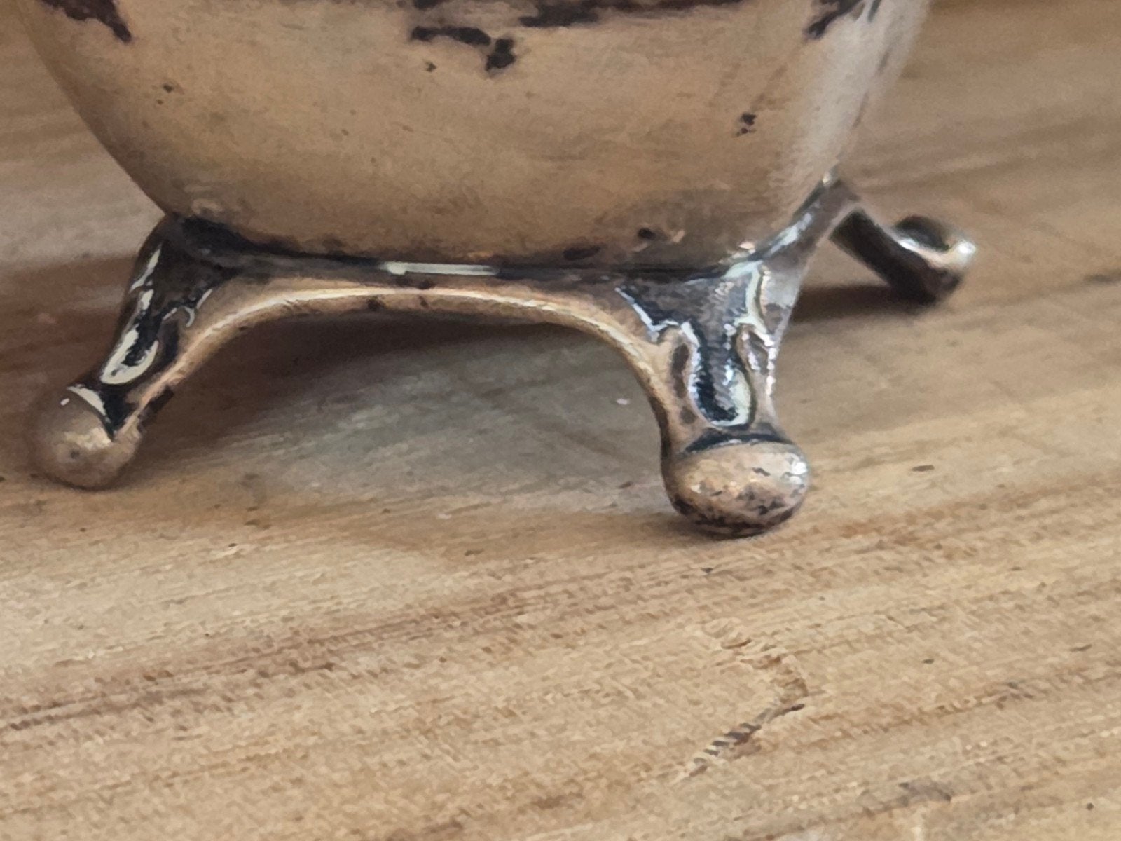 Antiek Zilveren Zoutvat met Leeuwenpootjes, Ophalen of Verzenden, Zilver