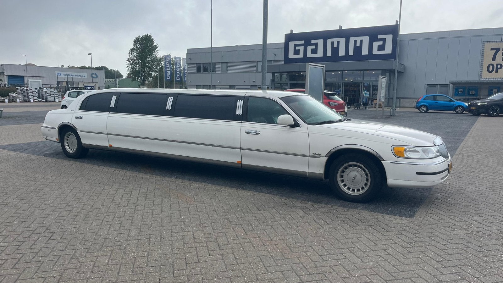Lincoln Town Car Limousine 4.6 V8 - 2000, Auto's, Achterwielaandrijving, 2573 kg, 8 cilinders, Town Car