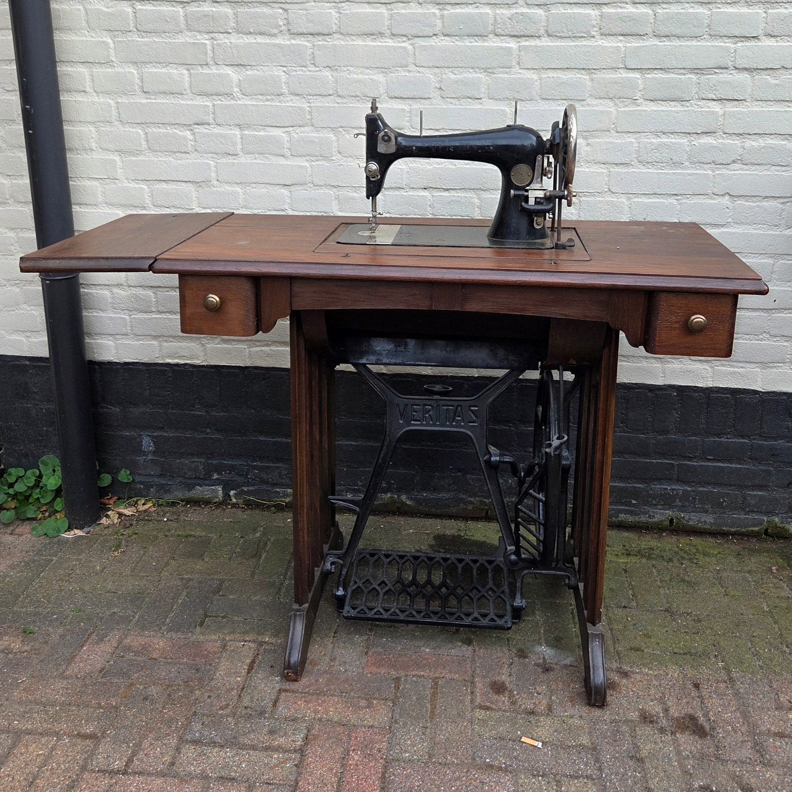 Antieke Veritas Naaimachine met Houten Tafel, Ophalen