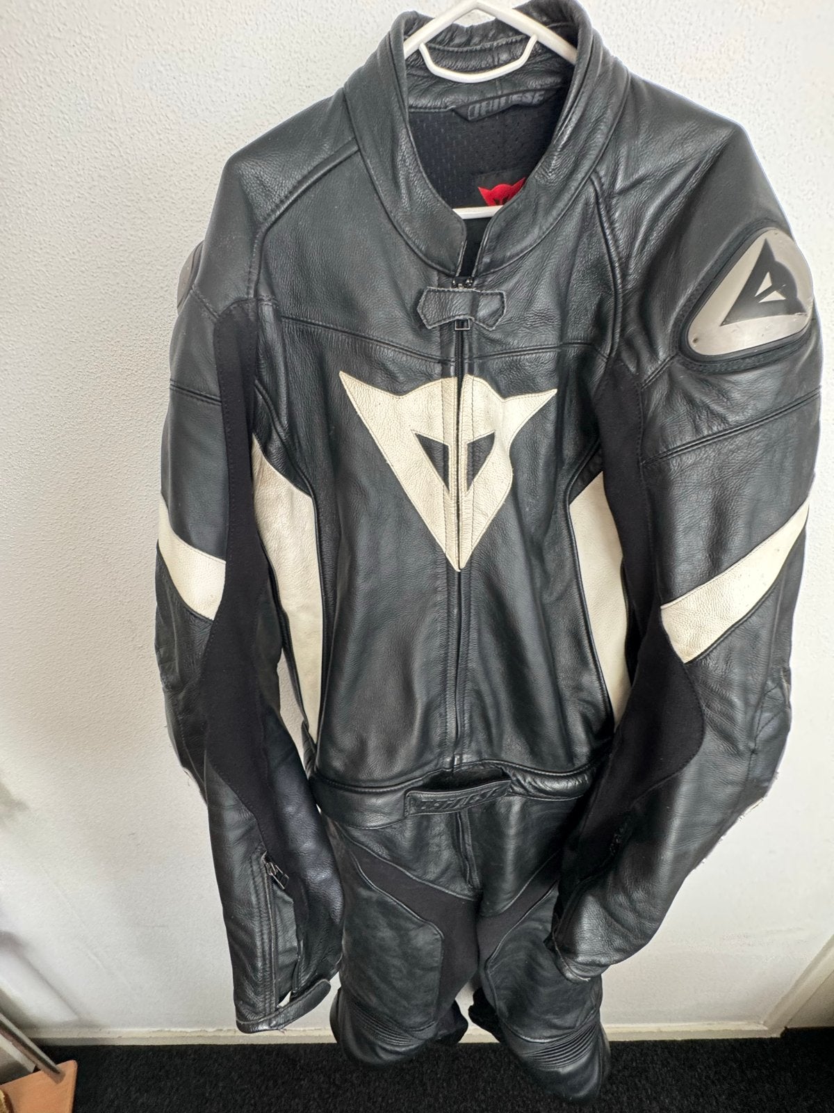 Dainese leren combipak motorpak zwart/wit 58, Motoren, Kleding | Motorkleding, Ophalen of Verzenden, Tweedehands, Heren, Combipak