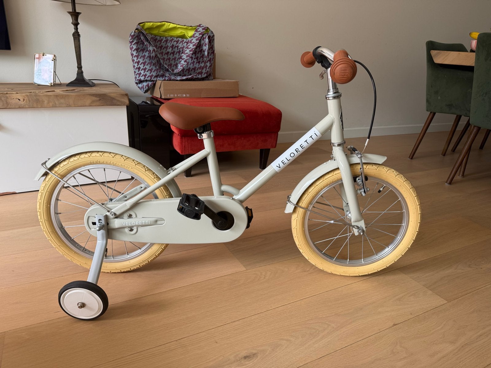 Veloretti kinderfiets 16 inch met zijwieltjes, Ophalen, Terugtraprem, Zijwieltjes, 16 tot 20 inch