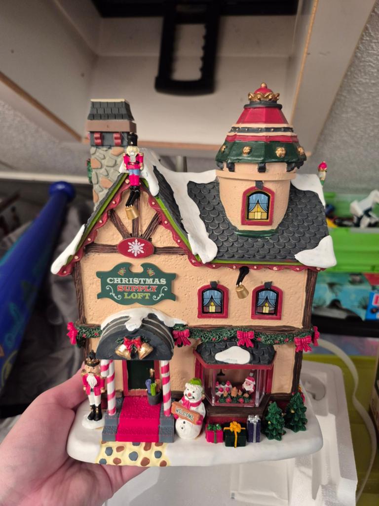 Lemax christmas supply loft rokende schoorsteen kerstdorp, Diversen, Kerst, Ophalen of Verzenden