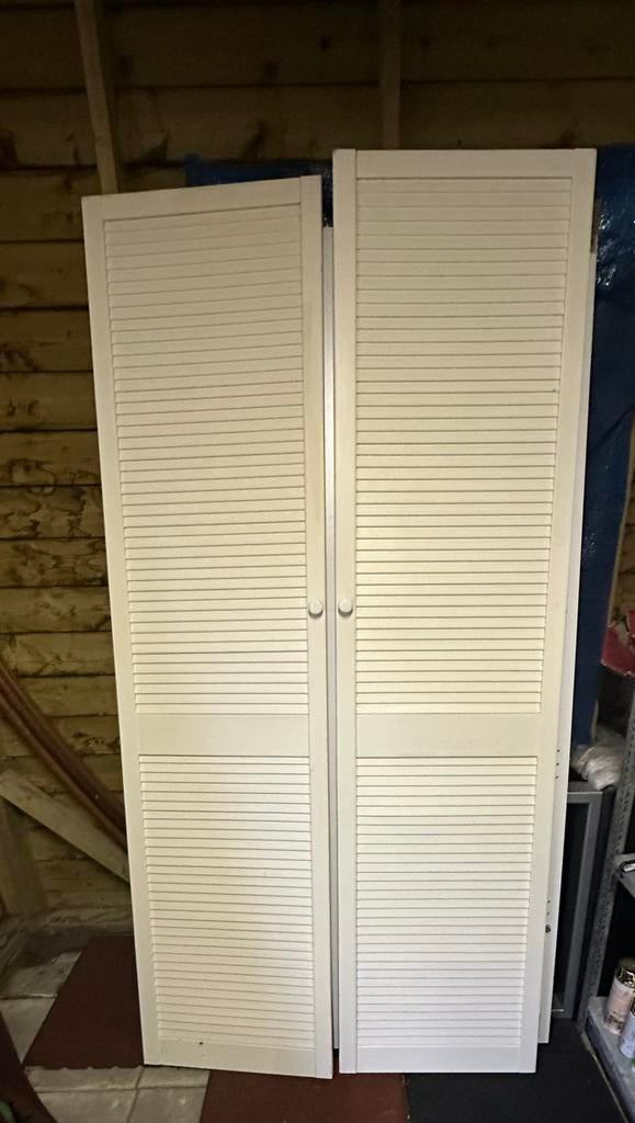 Twee witte deuren met lamellen, Doe-het-zelf en Verbouw, Deuren en Horren, Gebruikt, 80 tot 100 cm, Binnendeur, Ophalen of Verzenden