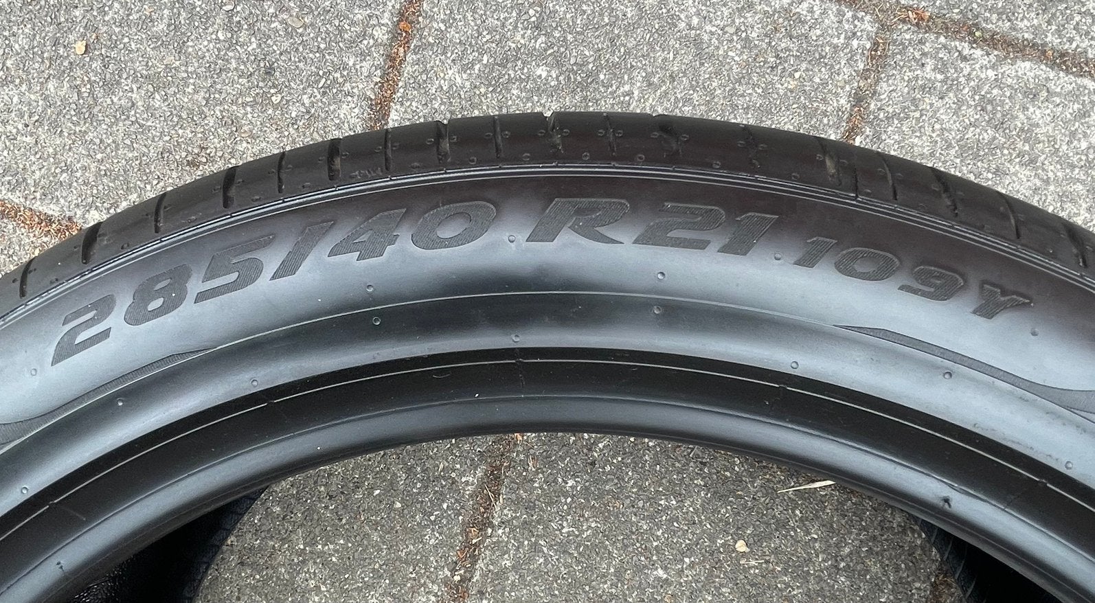 Pirelli pzero 285/40 R21, Ophalen, Gebruikt