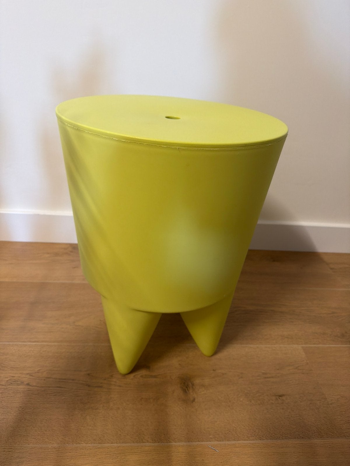 Gele design kruk/bijzettafel 'Made in France', Ophalen, Gebruikt, Kunststof