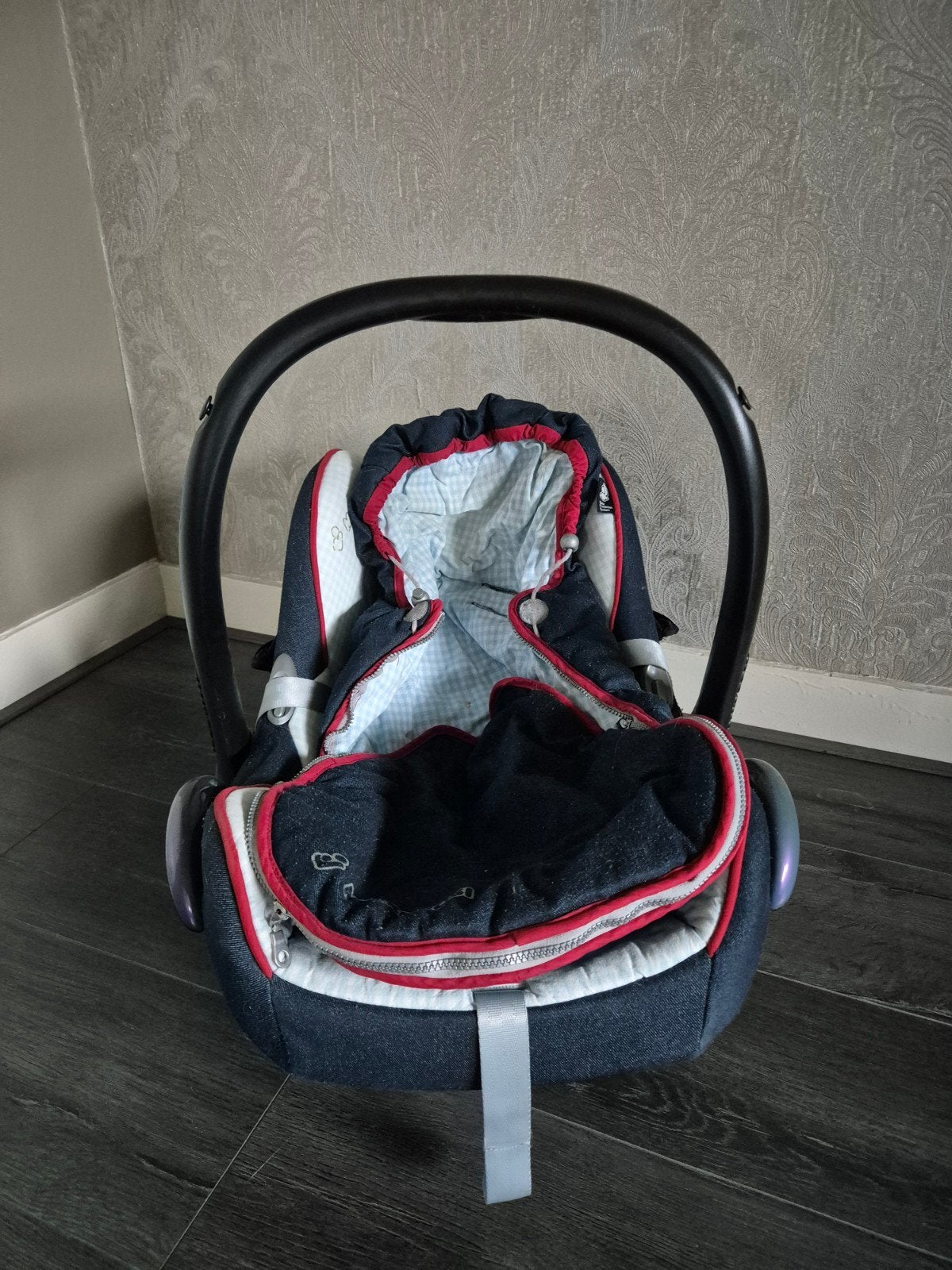Complete baby uitzet: Maxi-Cosi, wipstoel, kinderstoel, Ophalen