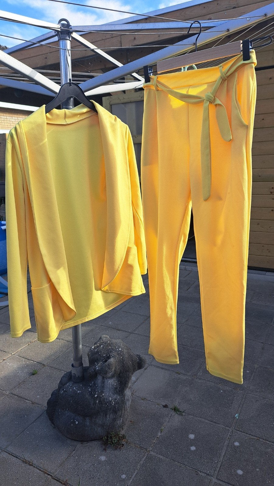 compleet pak maat S/M, Kleding | Dames, Maat 38/40 (M), Kostuum of Pak, Geel, Ophalen of Verzenden
