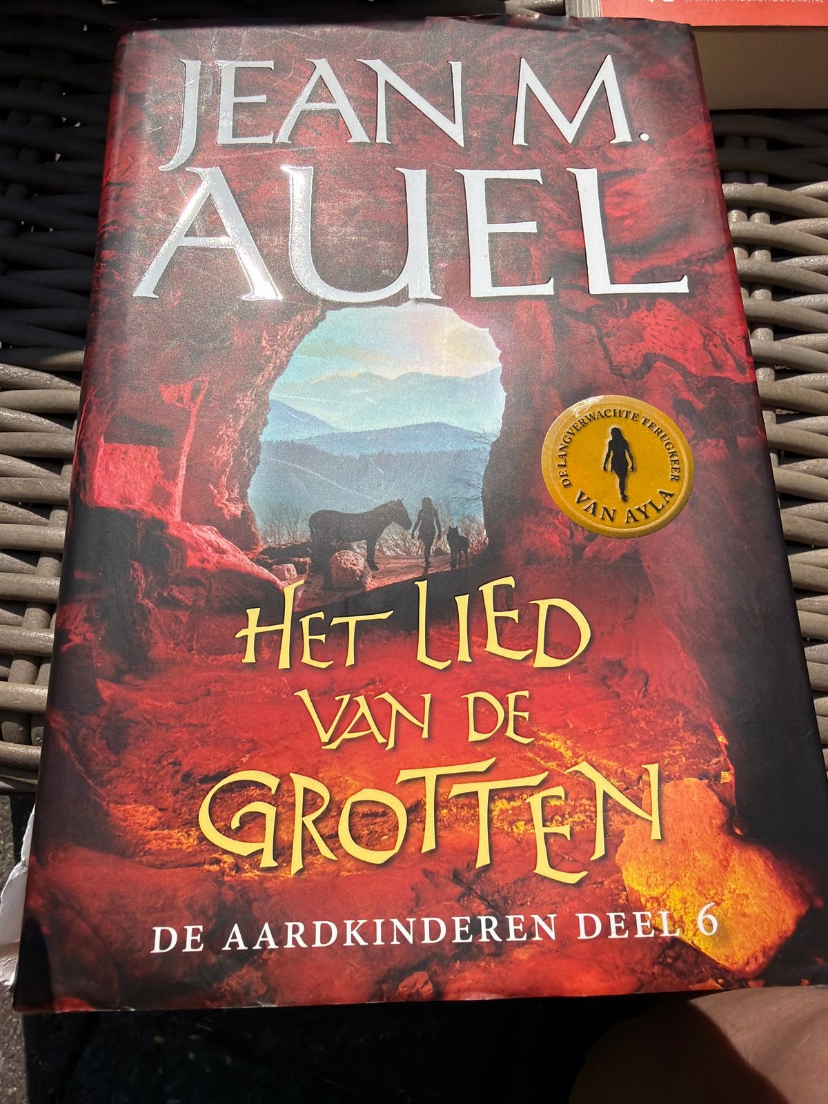 HKO.   Jean Marie Auel - Het lied van de grotten, Ophalen of Verzenden, Zo goed als nieuw, Jean Marie Auel