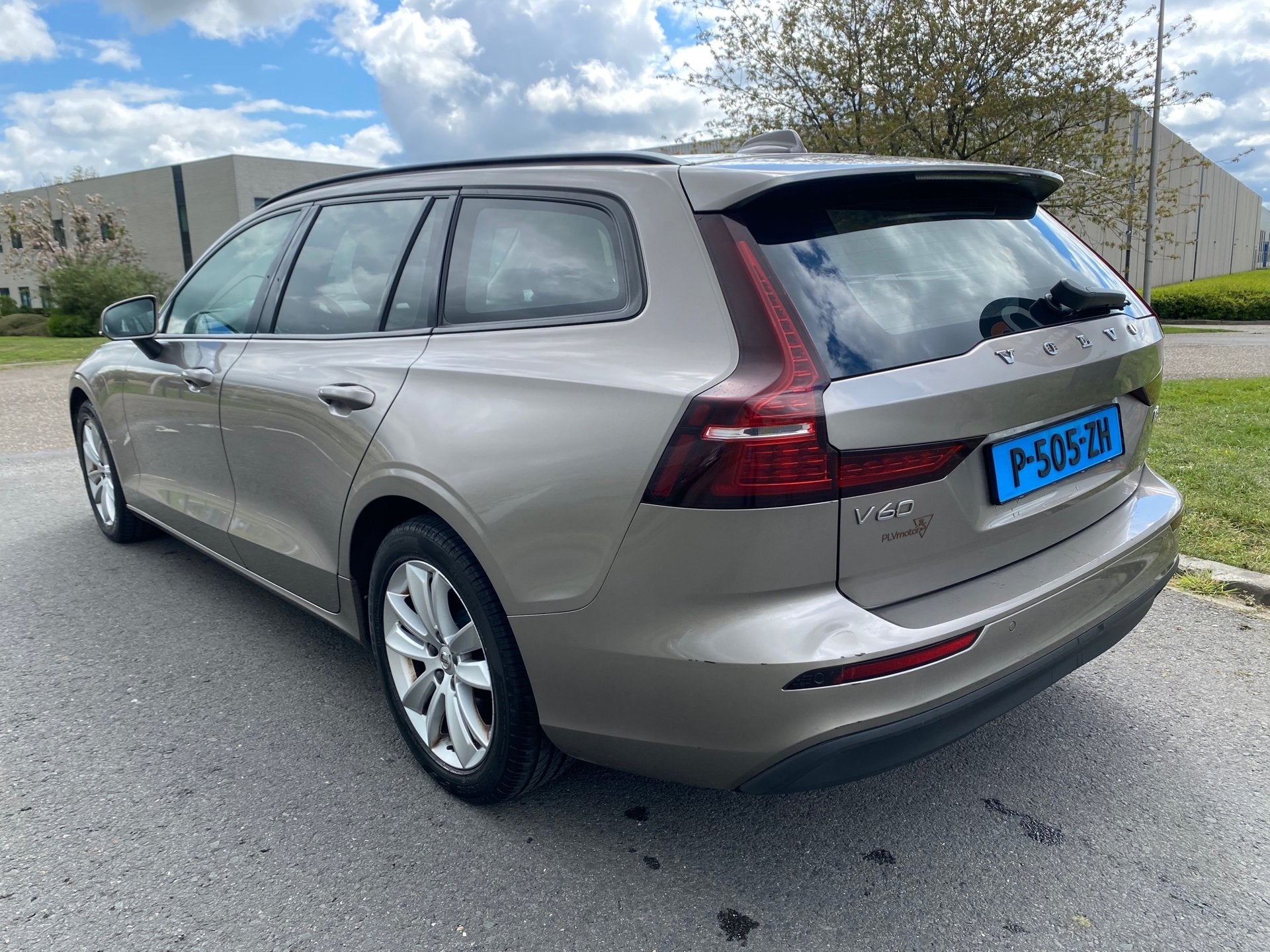 Volvo V60 2019 * 2.0 D3 * AUTOMAAT * LED * NOODLOOP ROETFILT, Auto's, Euro 6, 4 cilinders, Diesel, 22 km/l