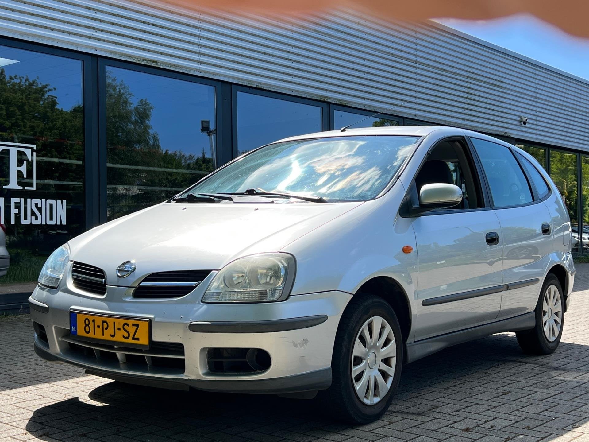 Nissan Almera Tino 1.8 Visia Airco Achteruitrijcamera Nieuwe, Auto's, Nissan, 4 cilinders, Almera Tino, 116 pk, Origineel Nederlands