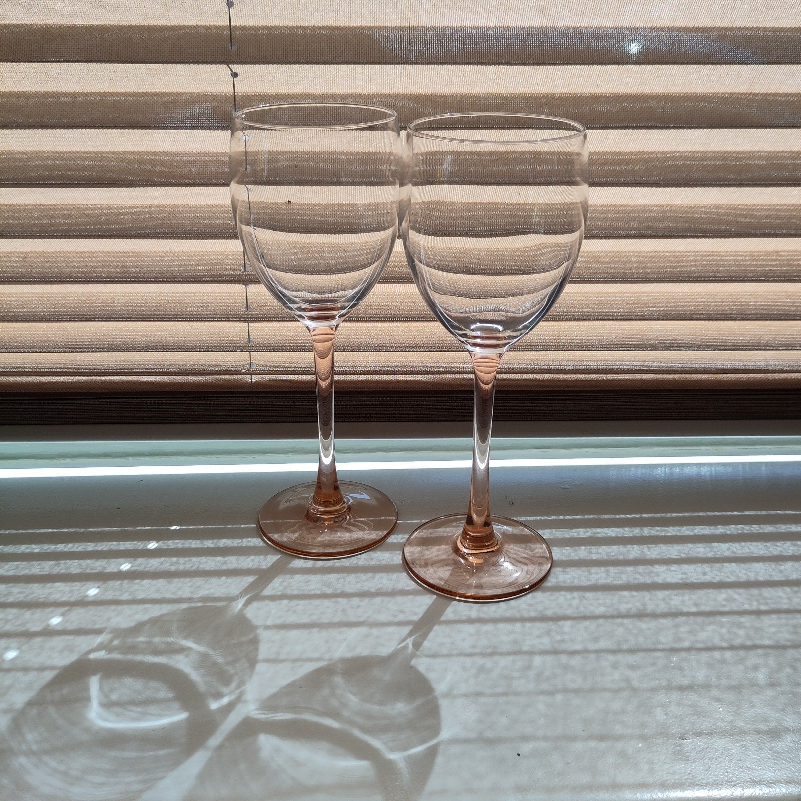 Twee Luminarc France wijnglazen rosé voet, Glas of Glazen, Ophalen of Verzenden, Overige stijlen, Glas